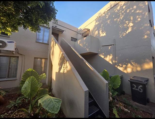 2 BEDROOM TOWNHOUSE FOR SALE IN MAGALIESKRUIN